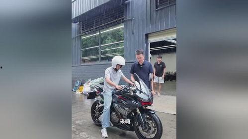 最新自动挡摩托车爆料,科技革新，驾驭未来